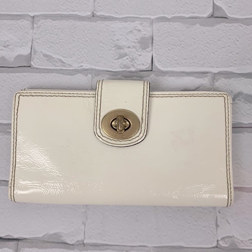 Vintage Coach leather Wallet Turn key lock Creme and Gold Blue lining pockets
